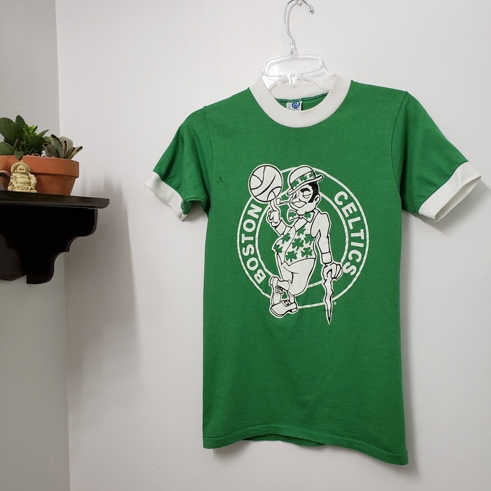 Vintage Boston Celtics T-Shirt Size Small